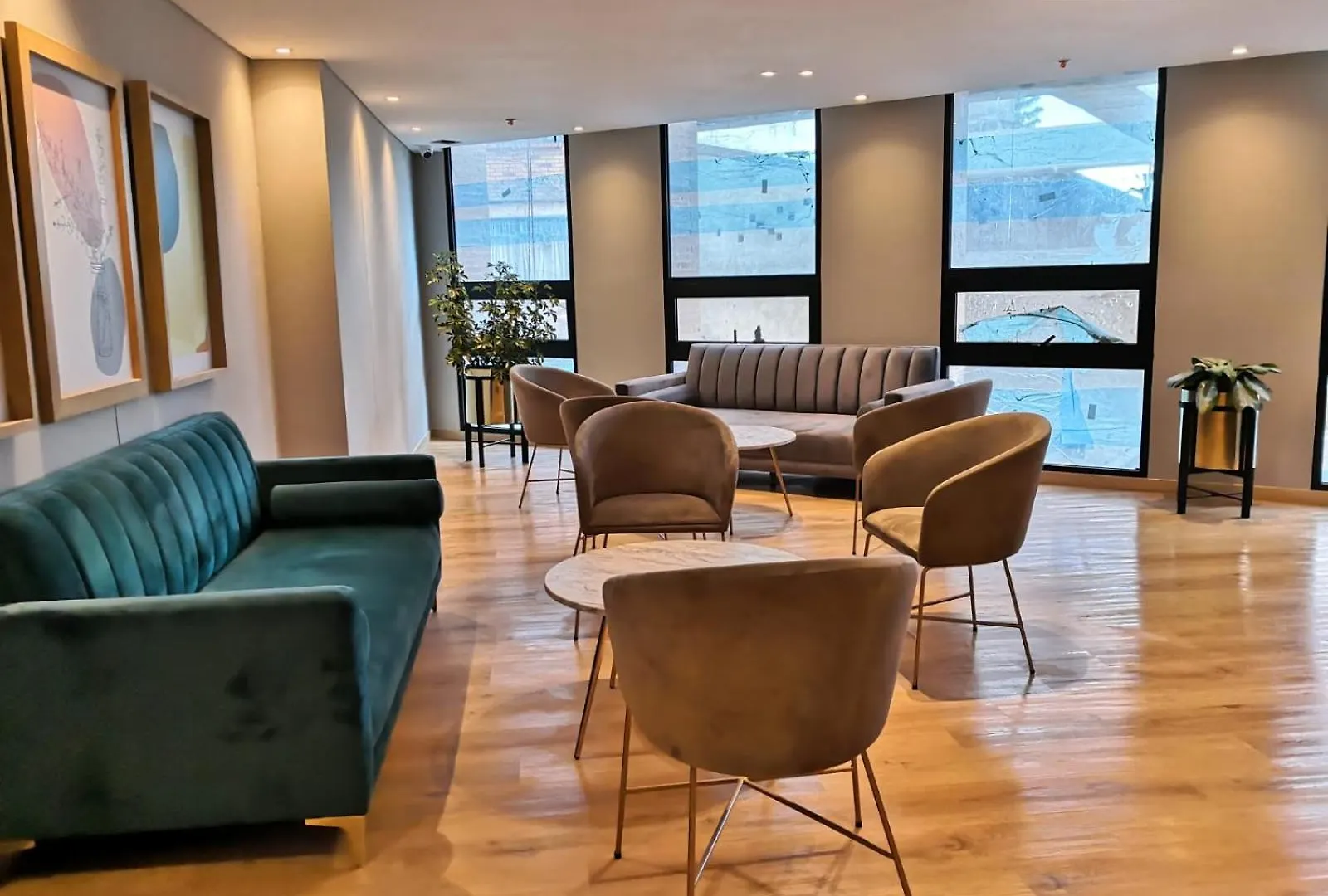 Alojamiento Nuevo Centro Internacional Edificio Mitika Bogotá Lägenhet